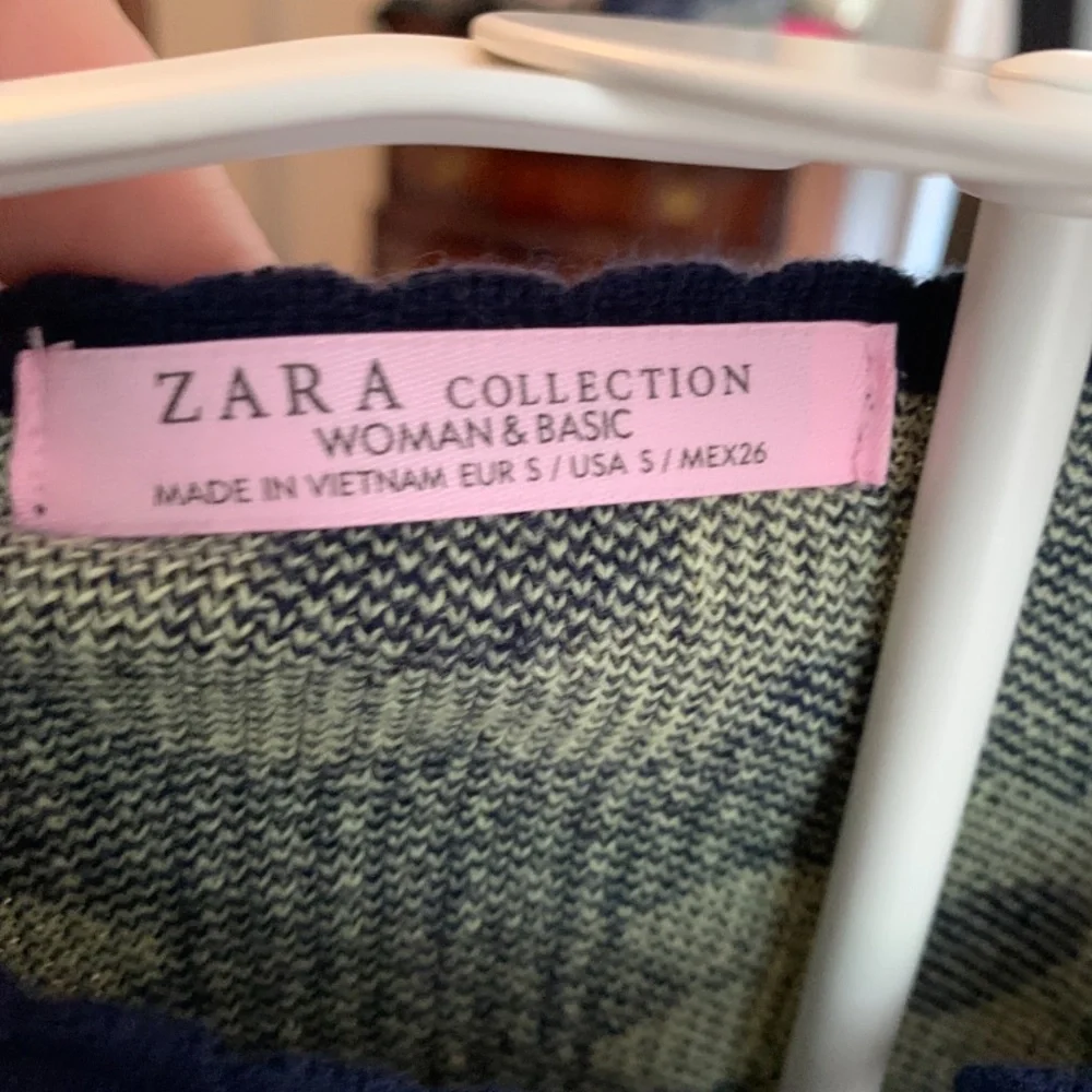 Zara collection one button cropped sweater. Worn‎ once. So cute!!!